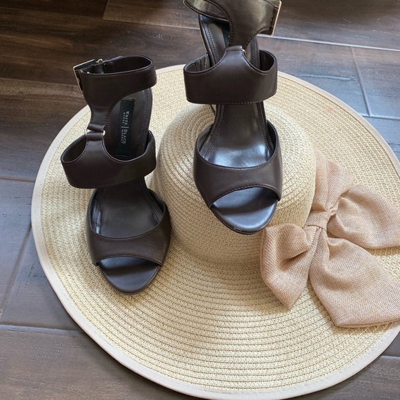 WHBM Wedge Sandal - Picture 2 of 4